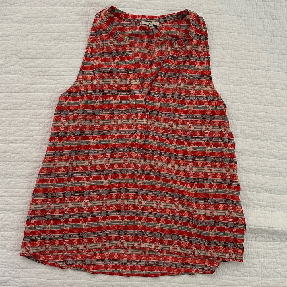 Chic Red and Gray Patterned Sleeveless Blouse